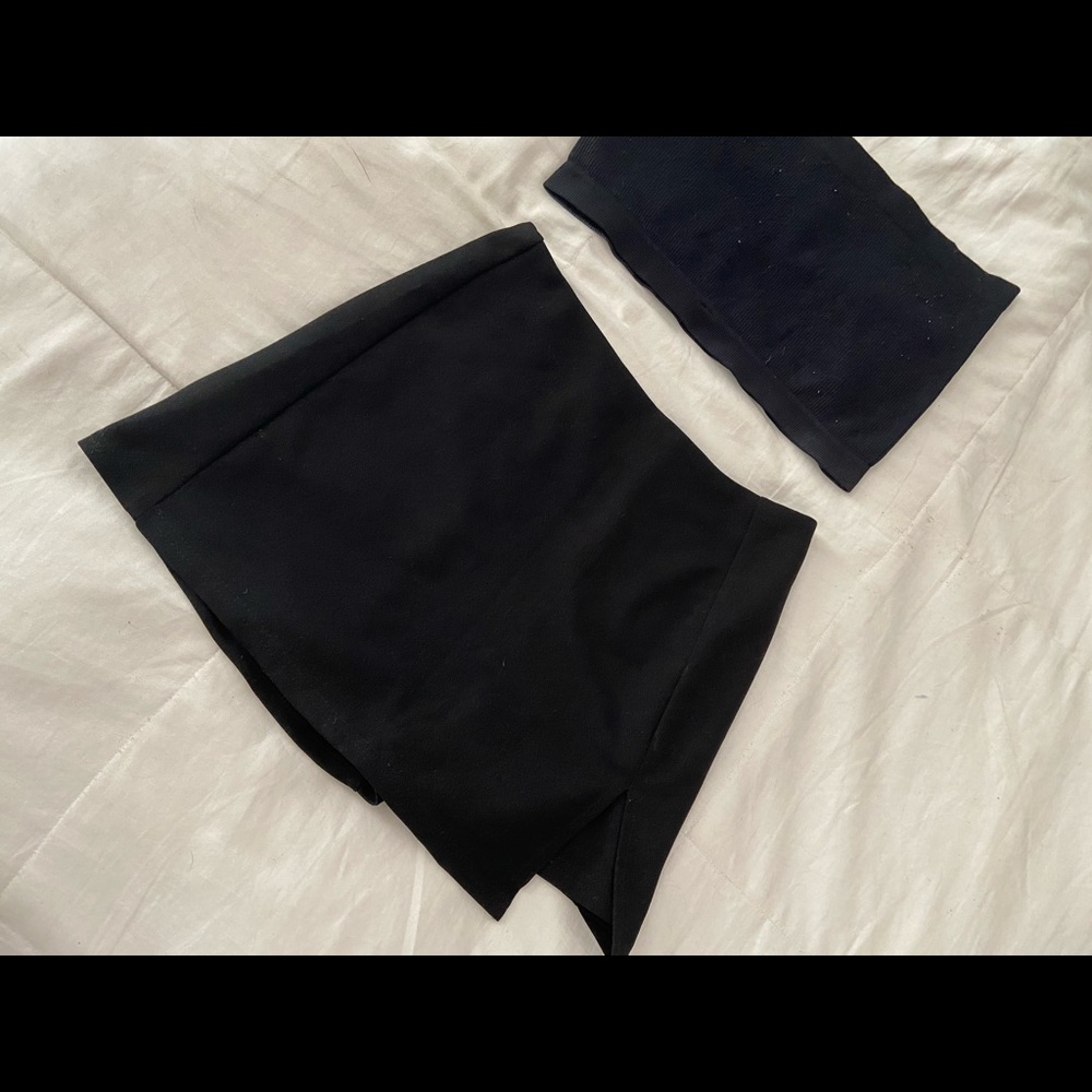 black skort skirt/ shorts